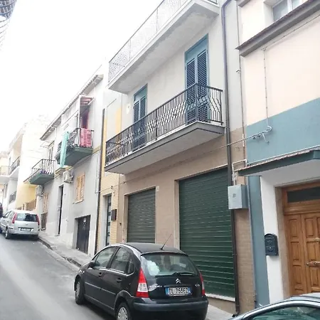 Quattroquarti Stradivari Apartahotel 3*