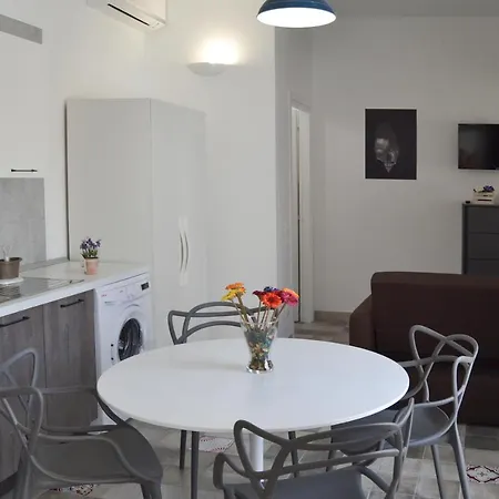 Aparthotel Quattroquarti Stradivari *
