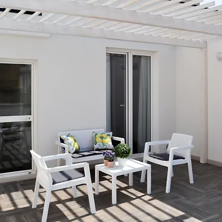 Quattroquarti Stradivari 3*