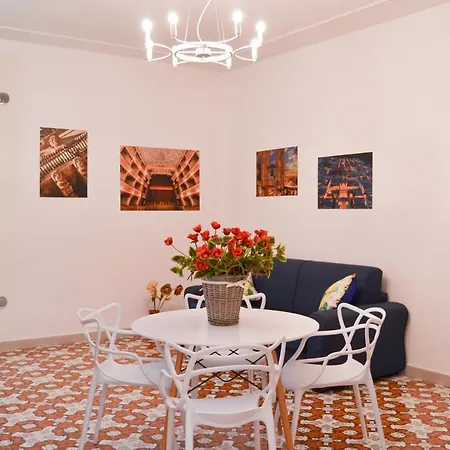 Quattroquarti Stradivari 3*