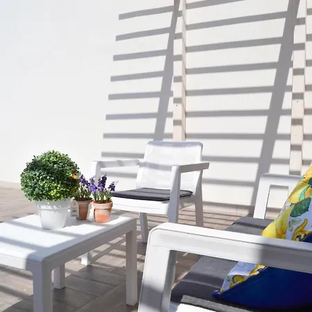 Апарт-отель Quattroquarti Stradivari 3*